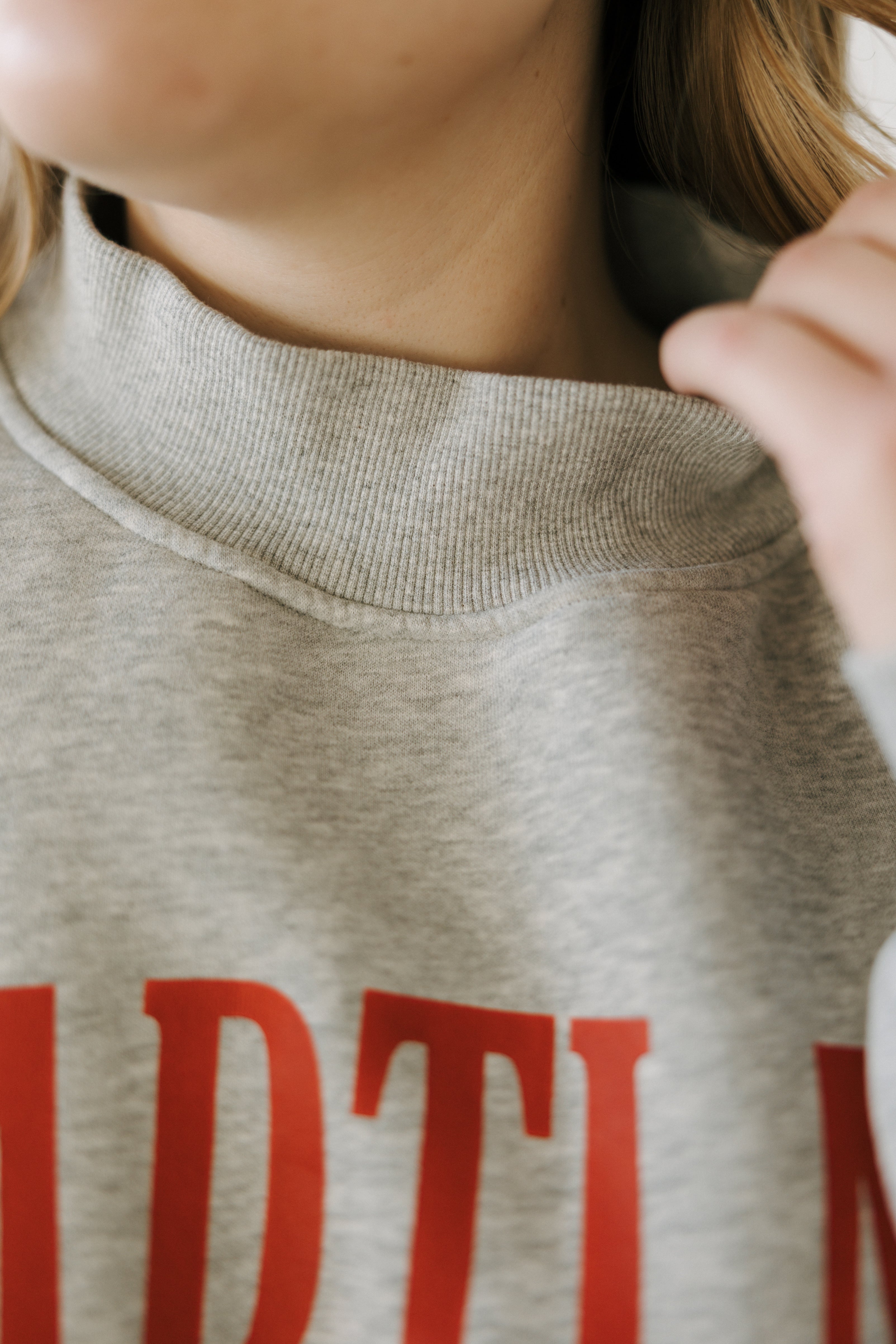 HEARTLAND MOCK NECK SWEATSHIRT