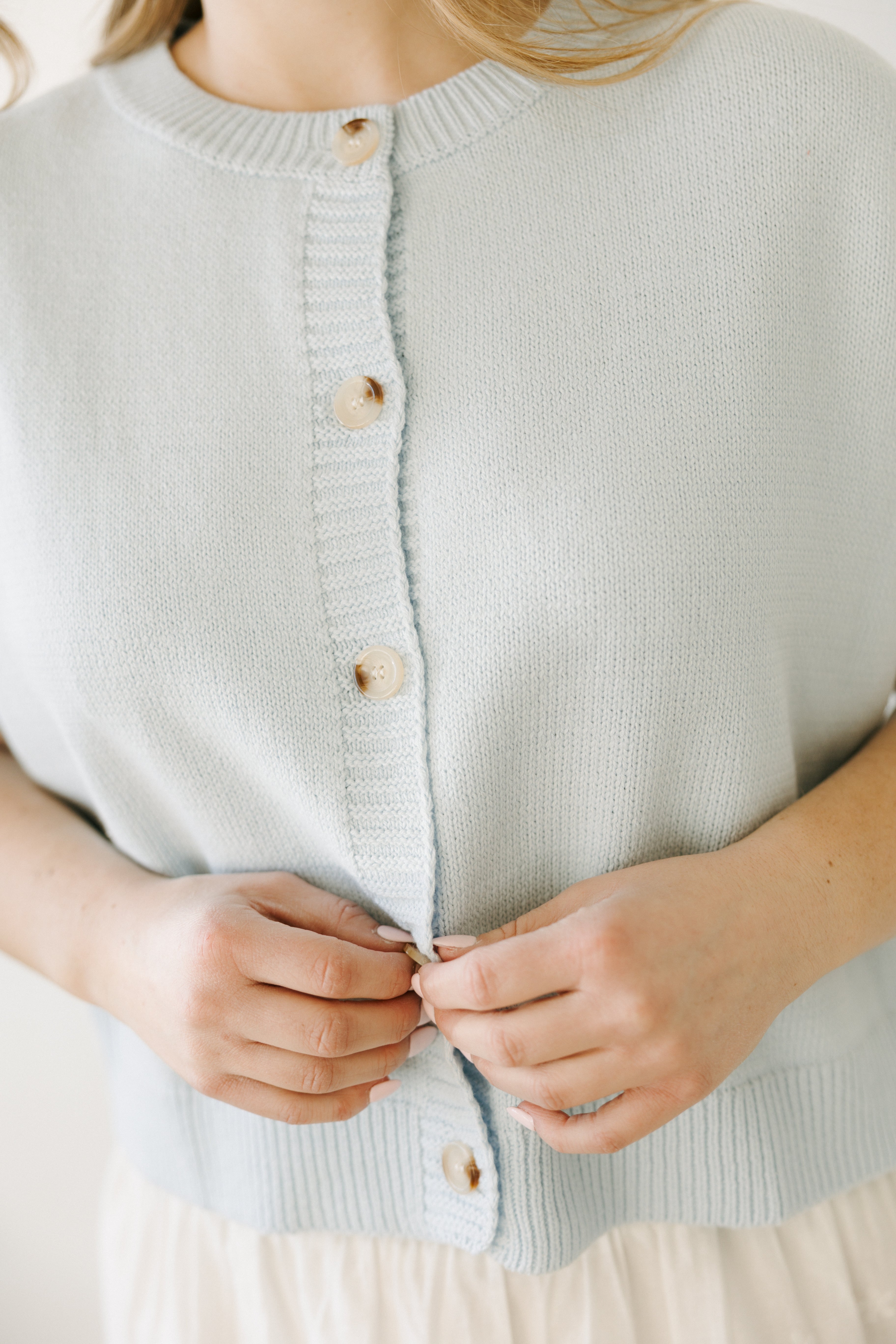 SHORT SLEEVE SWEATER CARDIGAN