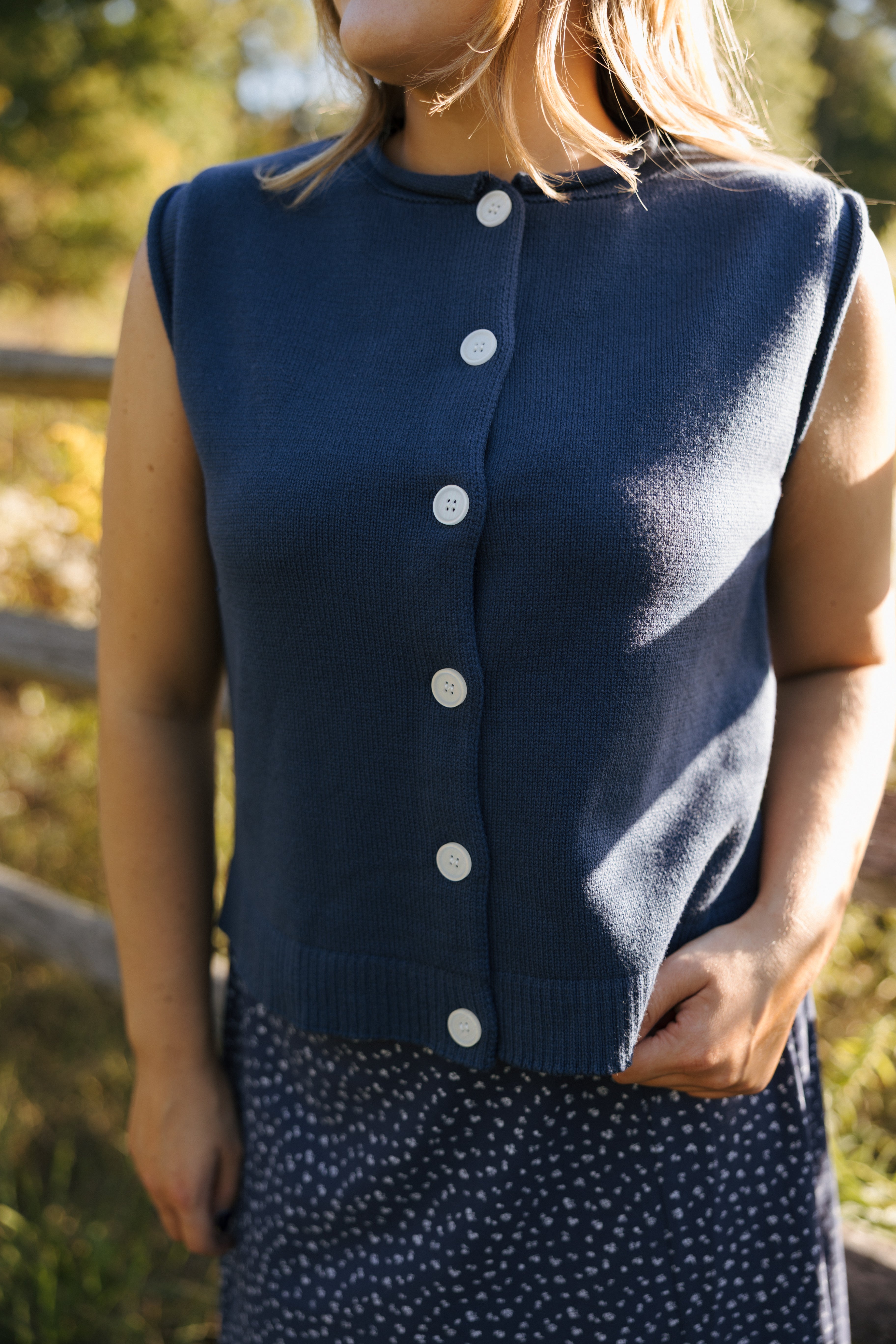 LONDON SWEATER BUTTON-UP VEST