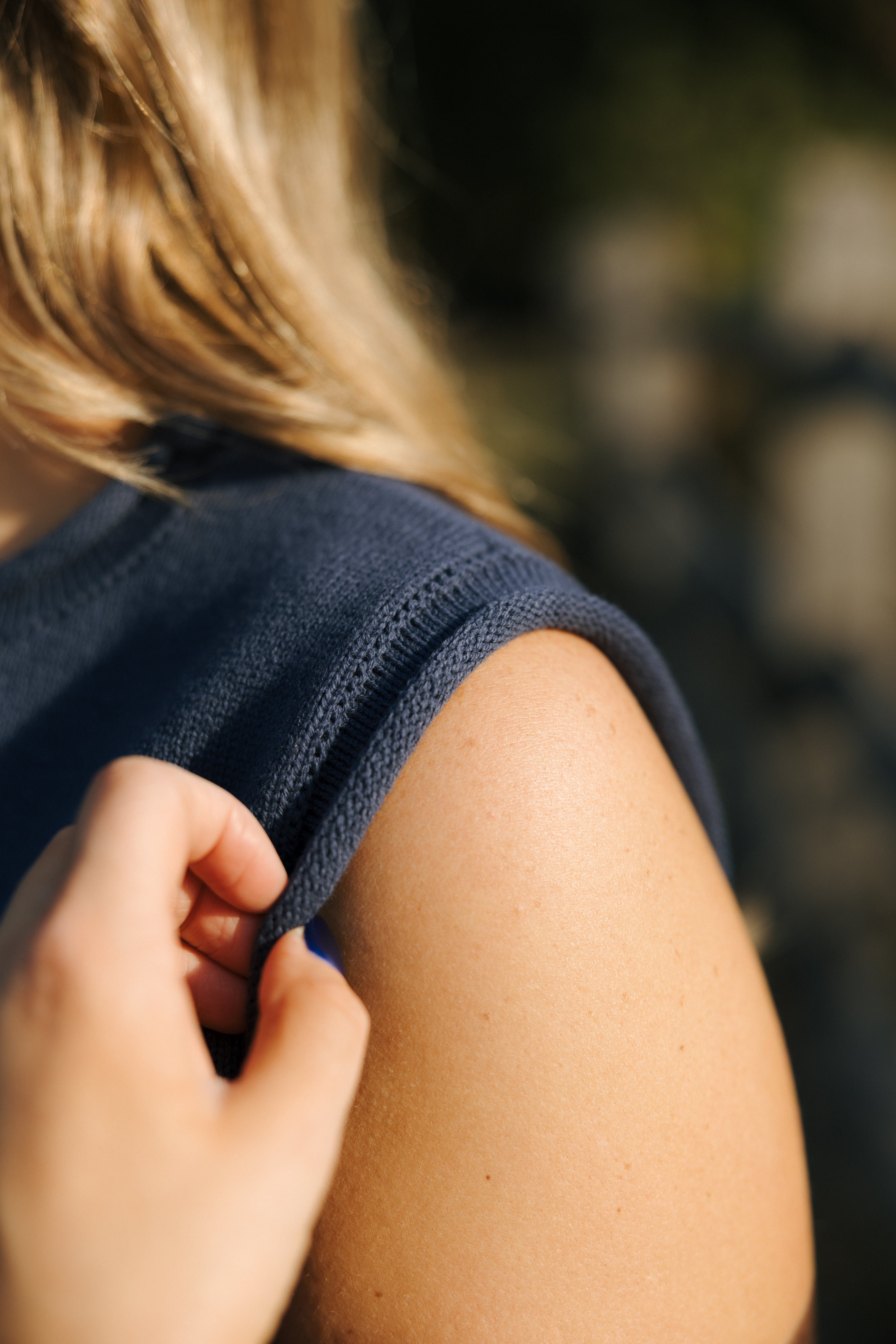 LONDON SWEATER BUTTON-UP VEST
